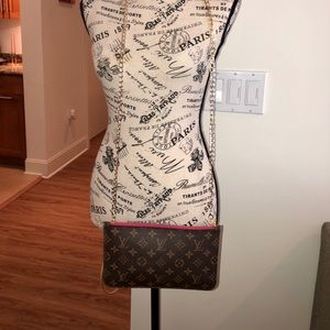 Authentic Louis Vuitton Neverfull Pouch Crossbody